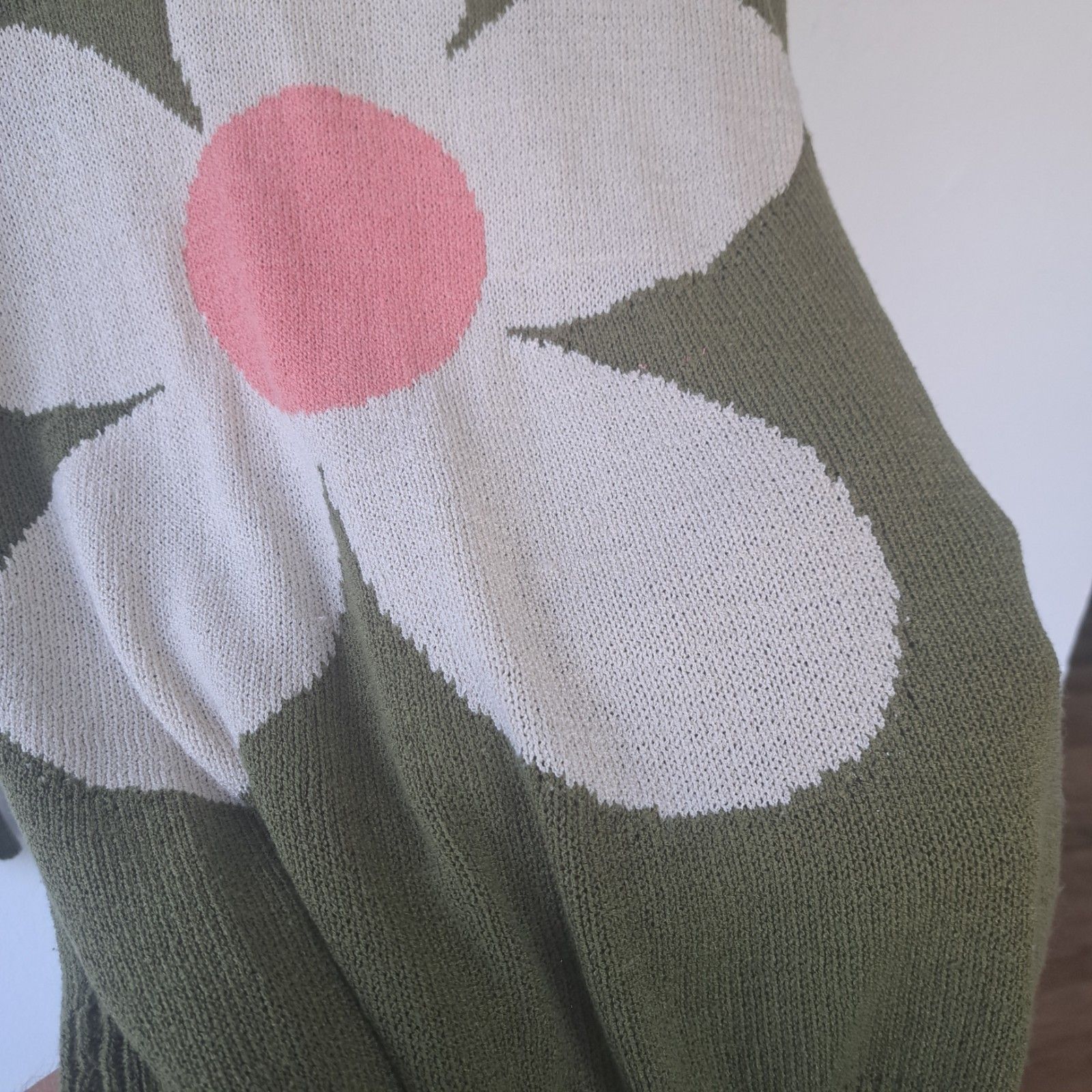 Erin Made Petal Pullover Sweater Women One Size Large Green Flower Floral Knit — image 7 of 8